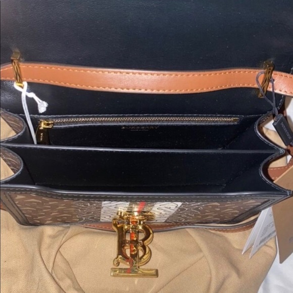Brand new Burberry bag with tags - Picture 5 of 5